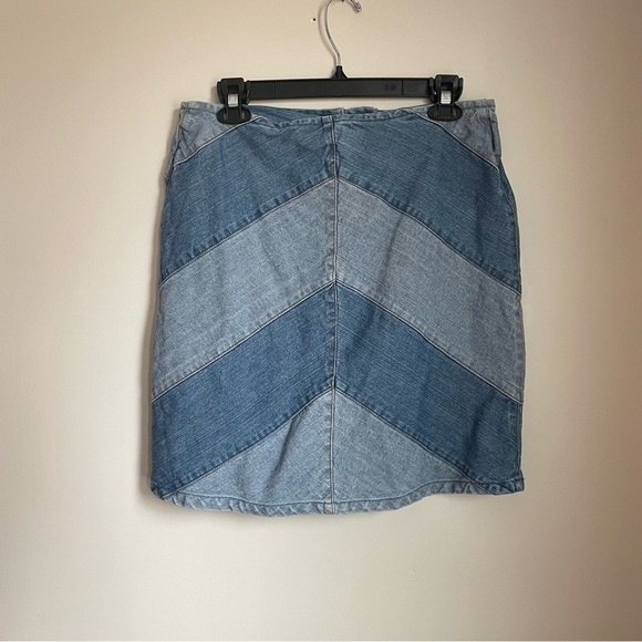 Vintage Faded Glory Chevron Denim 100% Cotton Mini Skirt Size 10 - Picture 2 of 4